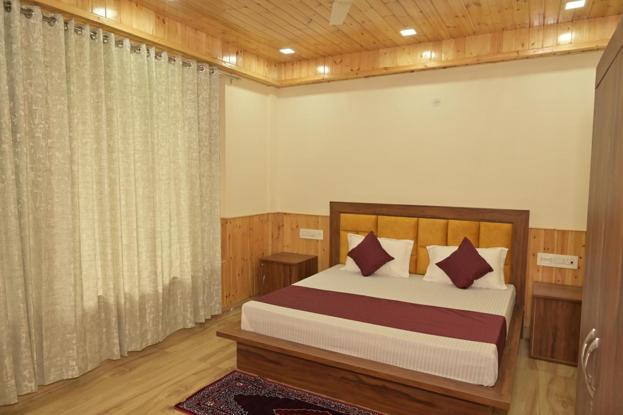 Hotel Royal Galaxy Tirthan Banjar Bagian luar foto