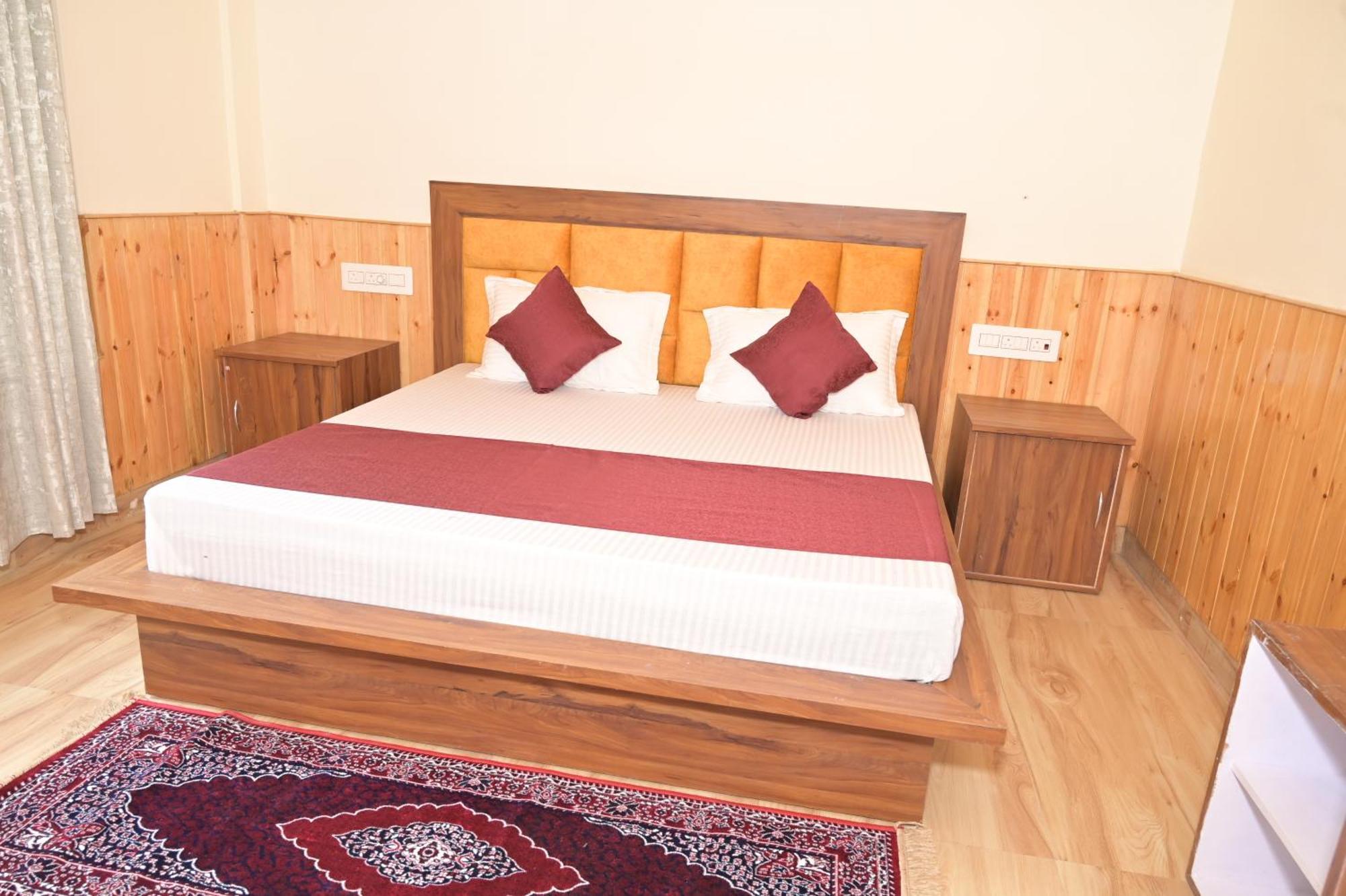 Hotel Royal Galaxy Tirthan Banjar Bagian luar foto