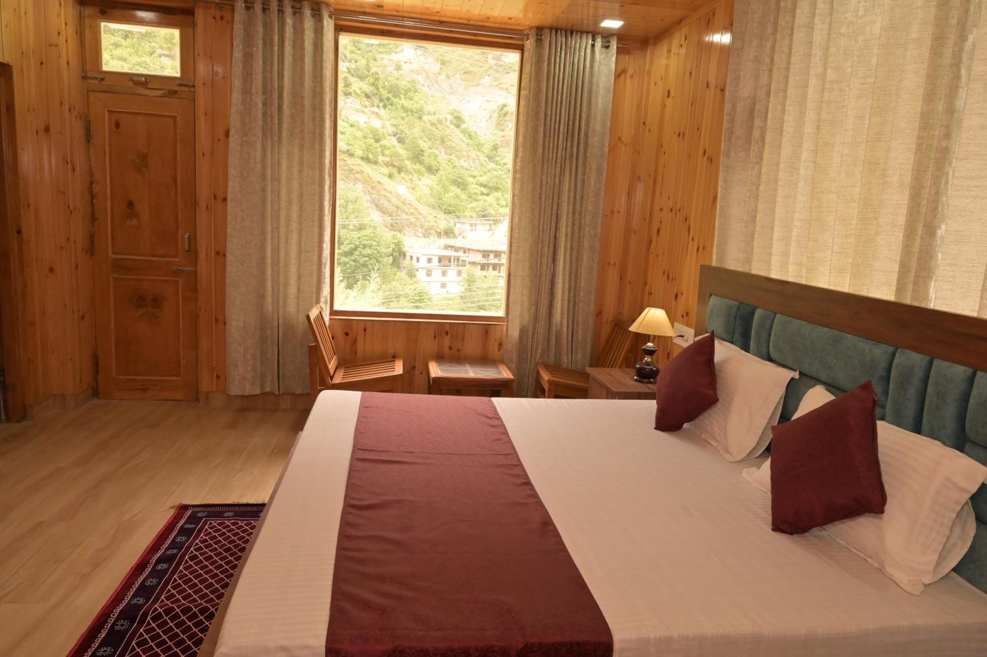 Hotel Royal Galaxy Tirthan Banjar Bagian luar foto