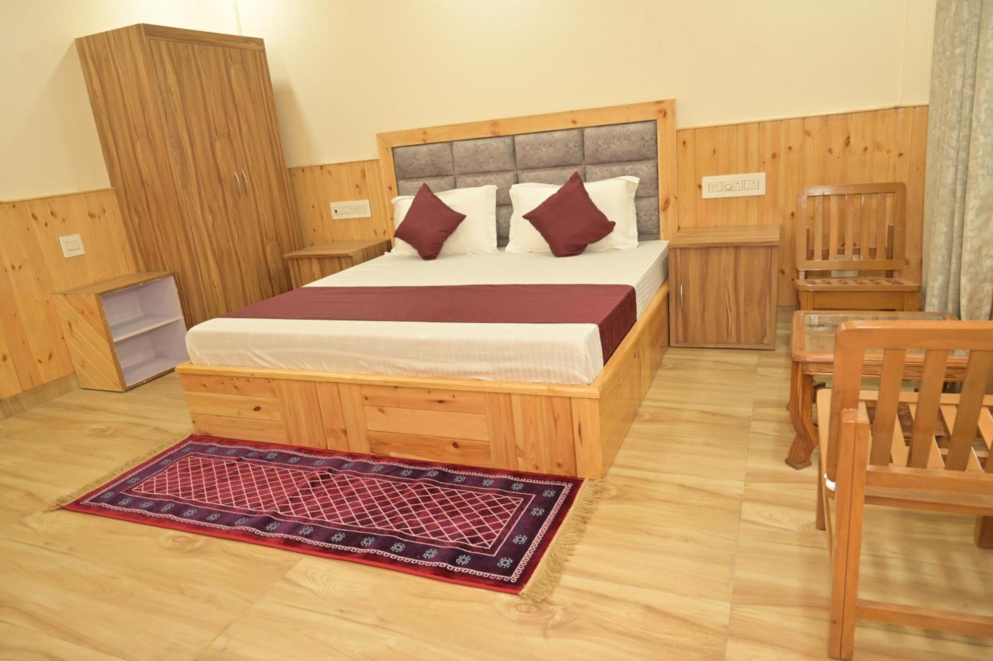 Hotel Royal Galaxy Tirthan Banjar Bagian luar foto