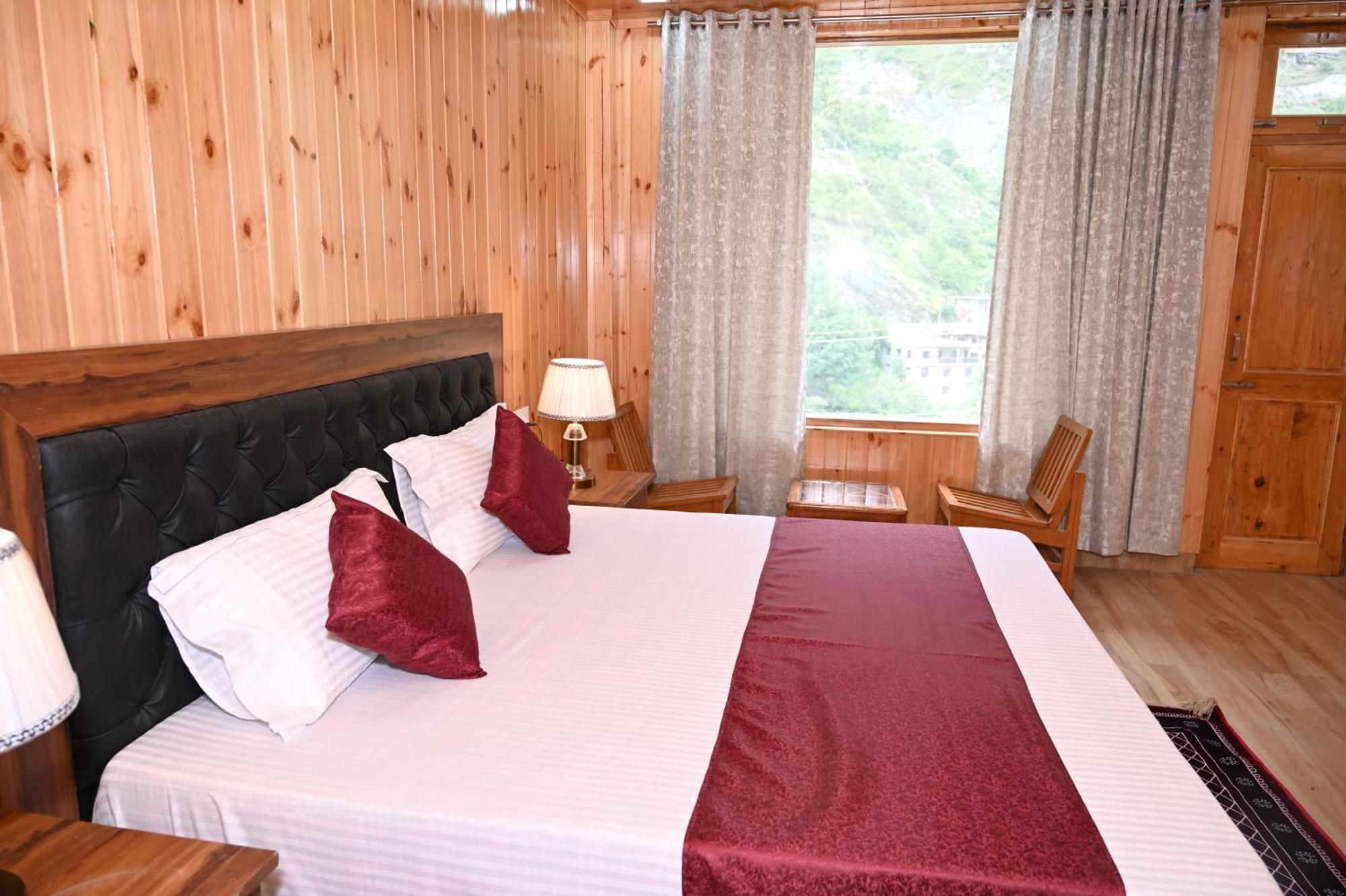 Hotel Royal Galaxy Tirthan Banjar Bagian luar foto