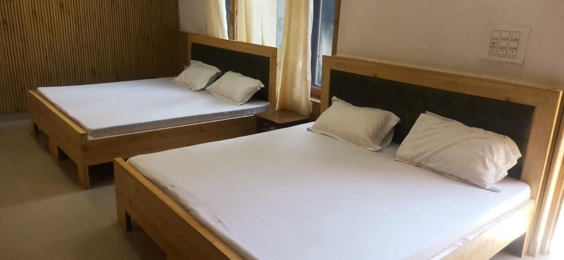 Hotel Royal Galaxy Tirthan Banjar Bagian luar foto